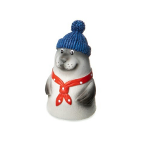 Rumpfstandfigur Seehund mit Tuch & blauer Mütze...